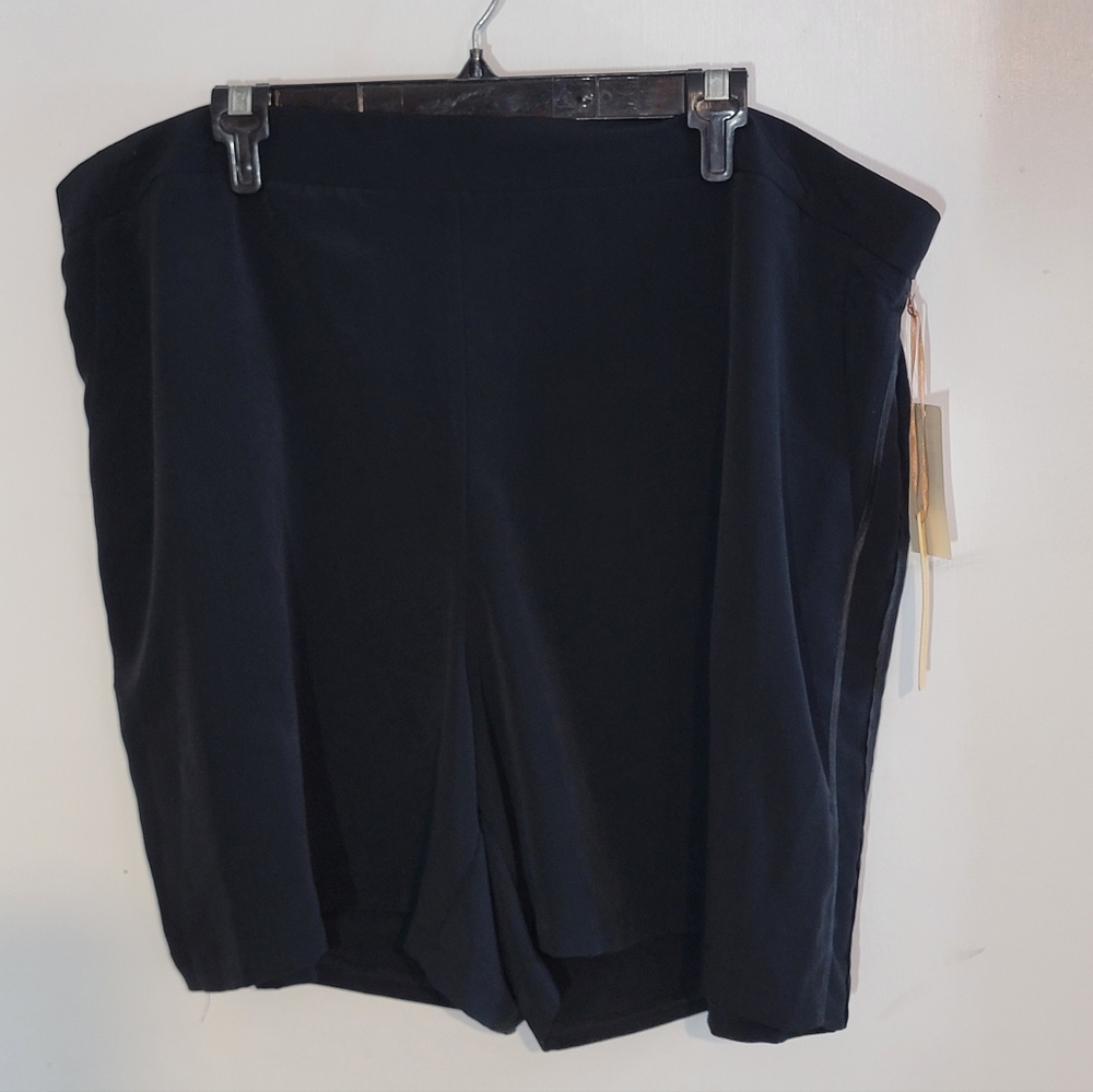 Black Women's Dressy Shorts Size 2XL NWT